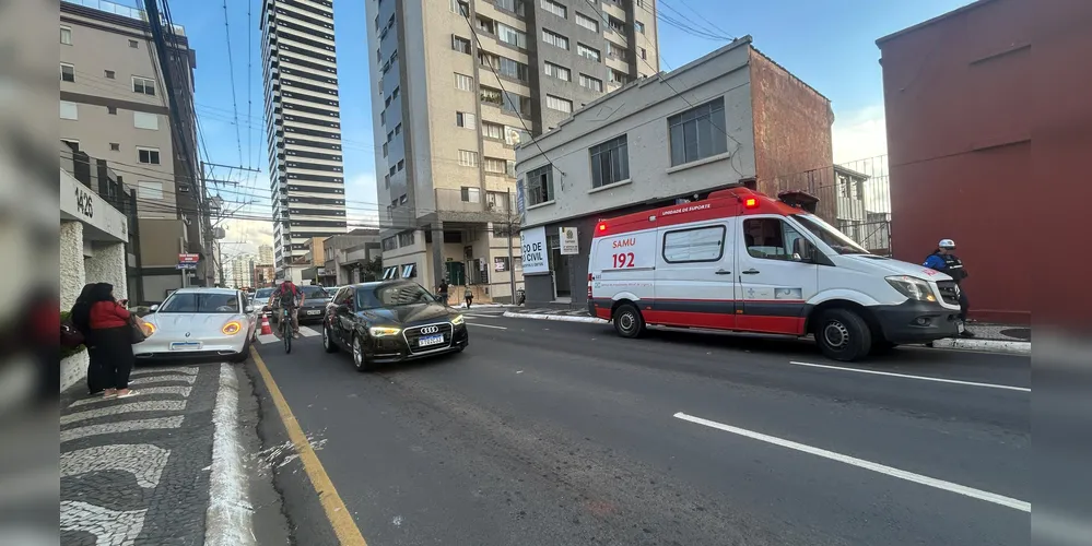Imagem ilustrativa da imagem Batida entre carro e moto provoca lentidão na 'Paula Xavier'