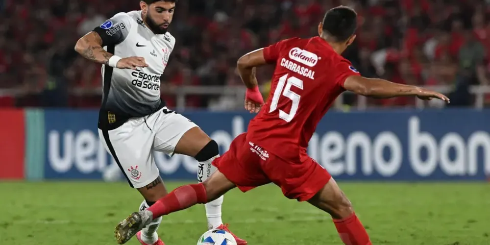 No começo da competição, as equipes empataram em 1 a 1