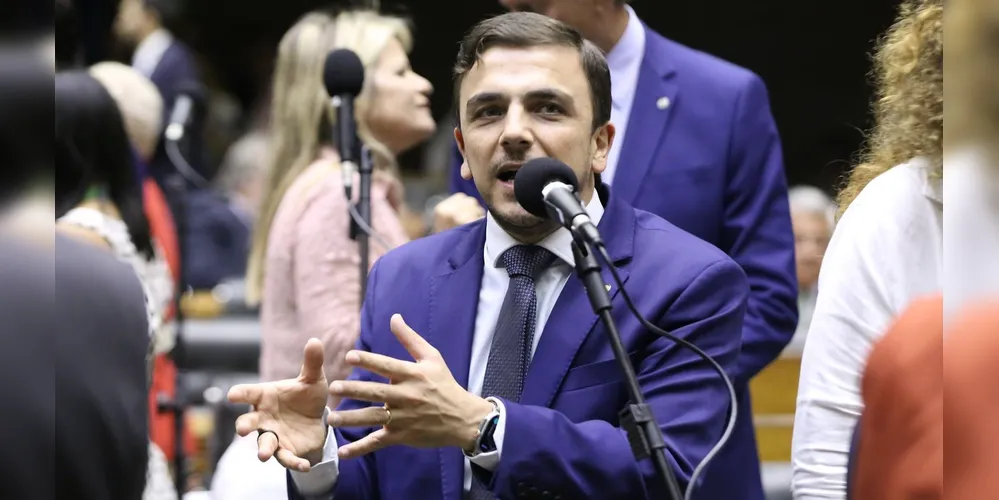 Aliel afirma que criação de novas cadeiras na Câmara dos Deputados é ilegal e imoral