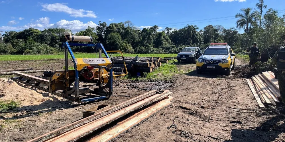 A apreensão foi realizada pela Polícia Militar Ambiental