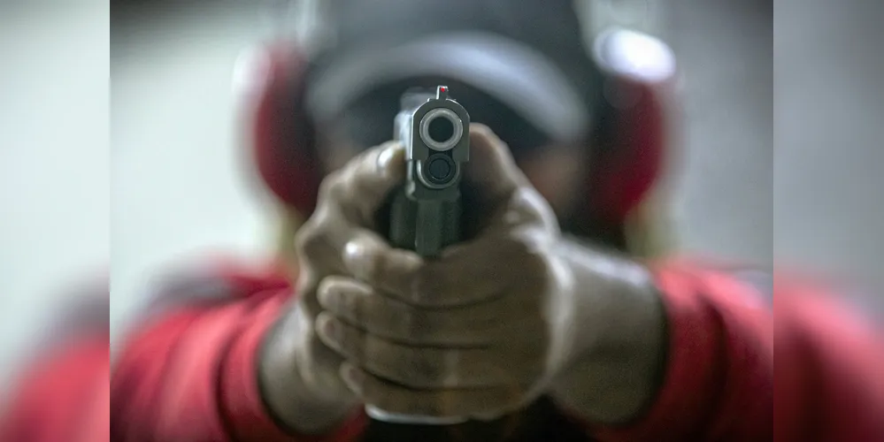Outra vítima foi baleada no pé