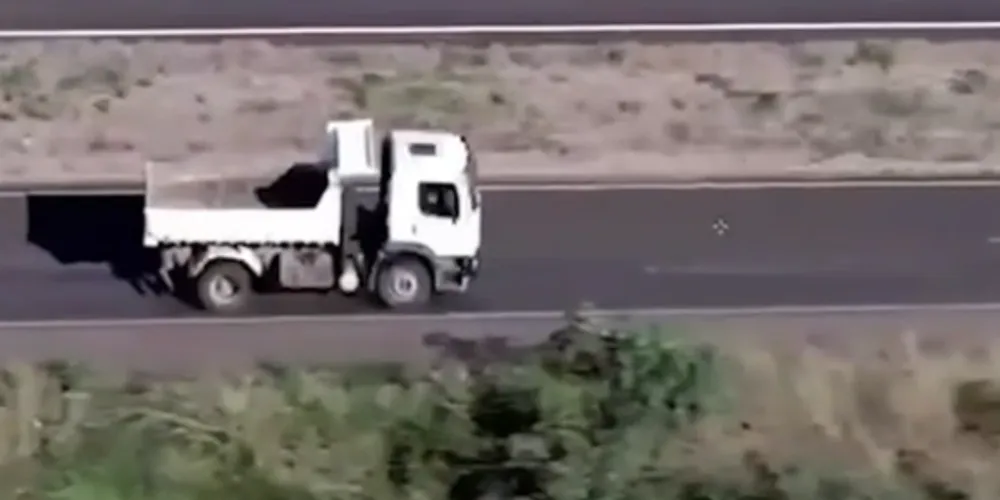 O caminhão pertence a prefeitura de Ilópolis