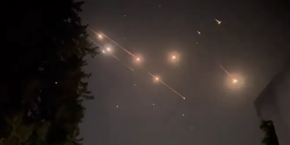 Ataques tiveram início na madrugada de sexta-feira (13)