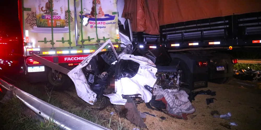 Uma das vítimas fatais estava conduzindo um caminhão
