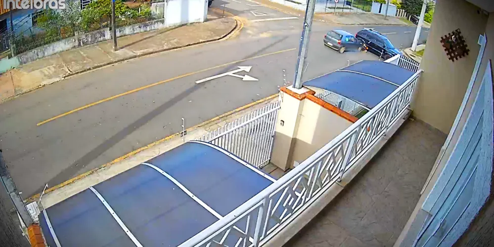 Acidente aconteceu no cruzamento das ruas Sotero dos Reis e Camilo Castelo Branco