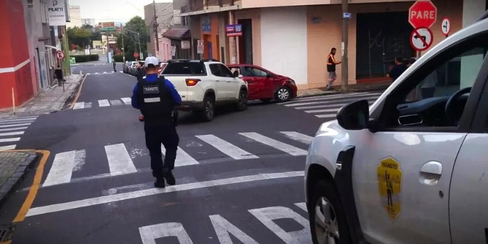 Equipes de trânsito foram acionadas para a ocorrência