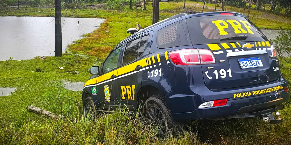 Viatura da PRF saiu às margens da rodovia PR-364