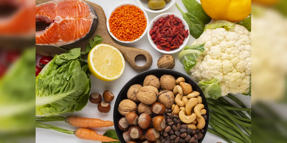 Vegetais verde-escuros como couve, espinafre e brócolis ajudam a fortalecer o sistema imunológico