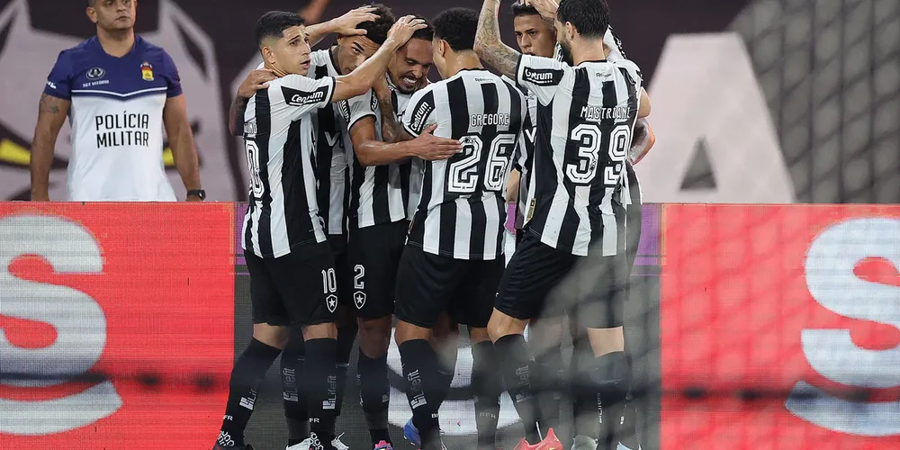 Jogo aconteceu no Estádio Nilton Santos