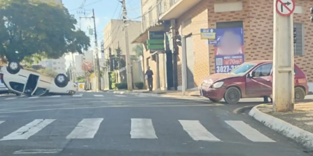 Colisão envolveu dois veículos