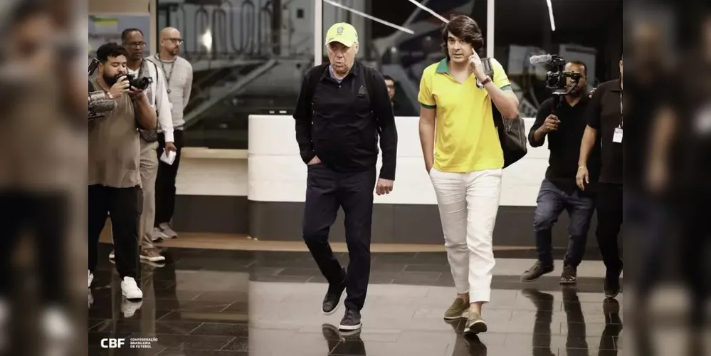 Carlo Ancelotti no momento que desembarcou no Brasil