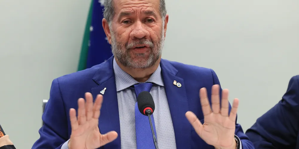 Carlos Lupi é presidente nacional do PDT