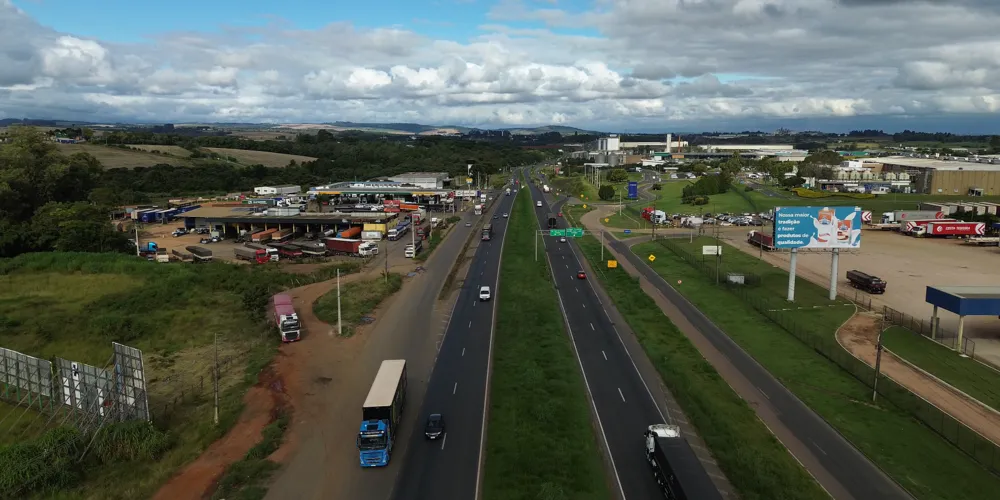 Parte do trecho urbano da BR-376, em Ponta Grossa