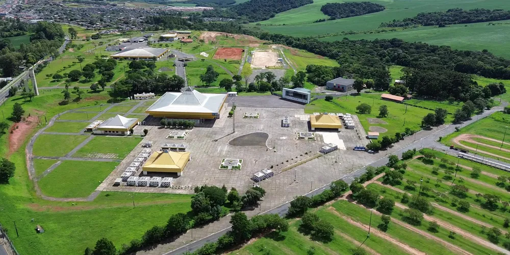 Veículos ficaram em exposição no Centro de Eventos