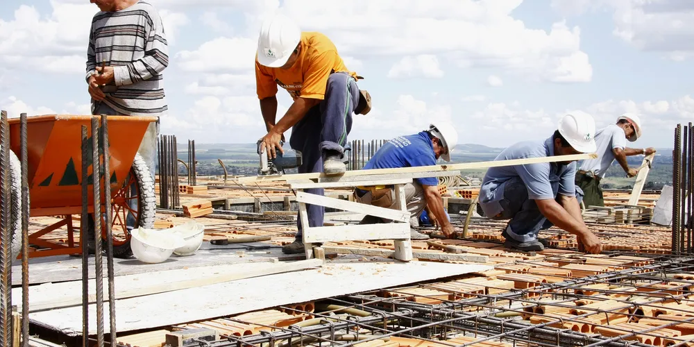 Além dos projetos de lei, votação também incluiu sete das nove emendas protocoladas pelos vereadores