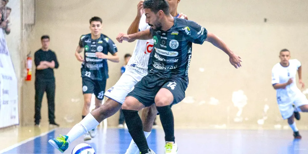 O camisa 14 do Contorno, Índio, foi o destaque da equipe no clássico perante a ACGF