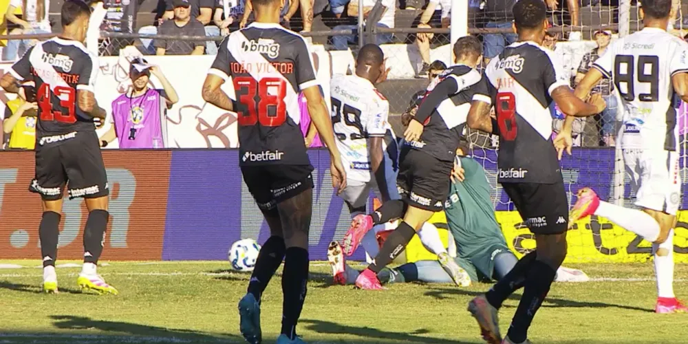 Lance aconteceu aos 28 minutos do primeiro tempo