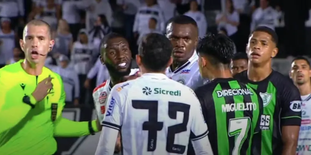 Briga no gramado do Germano Krüger