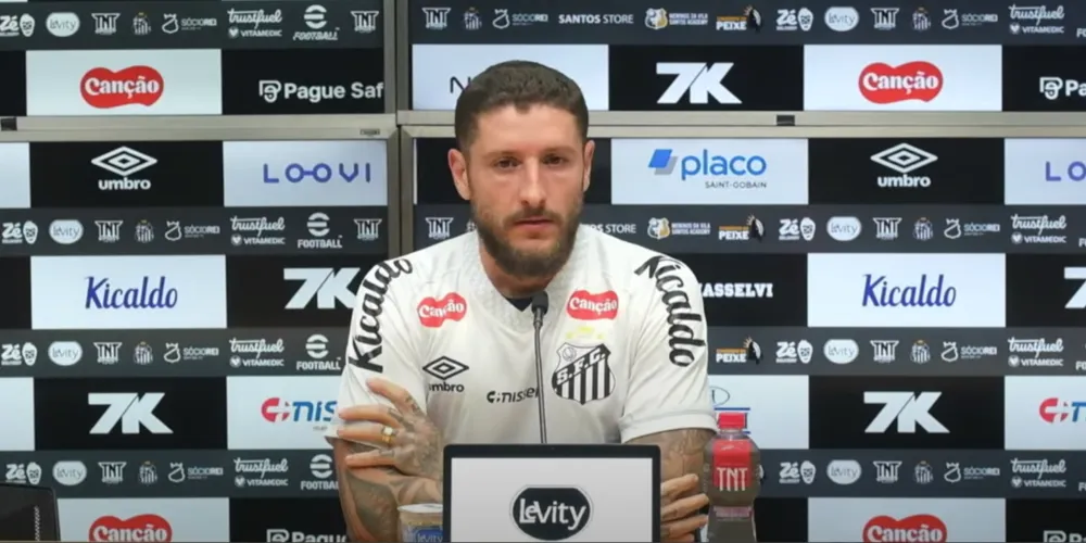 Meio-campista passou a última temporada com dores na coluna