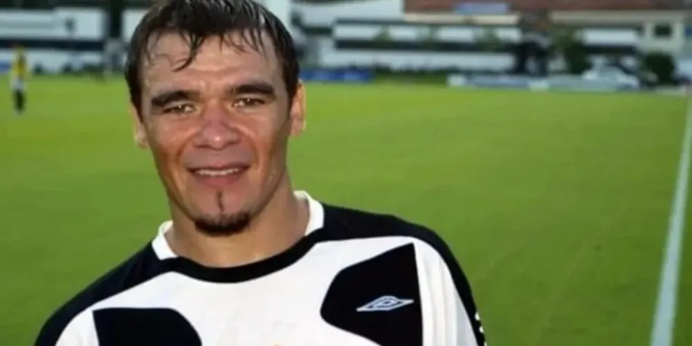 Julio Manzur, ex-zagueiro do Santos