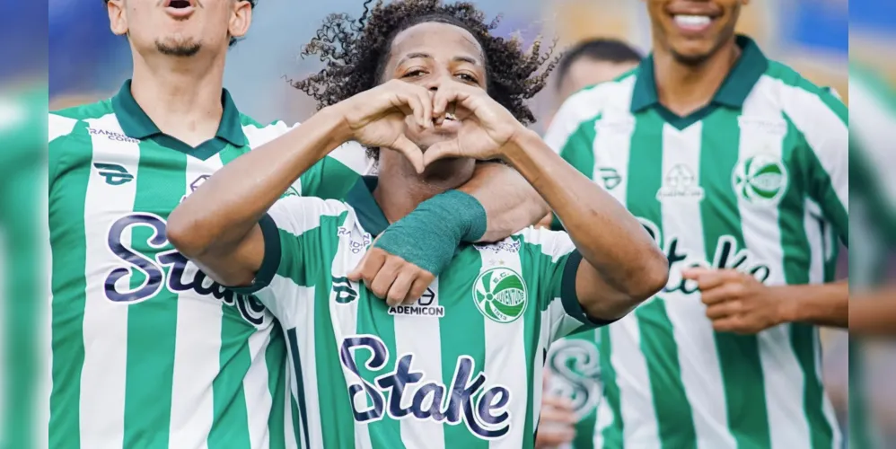 Ênio durante partida pelo Juventude