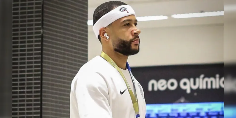 Memphis Depay sofreu lesão no tornozelo