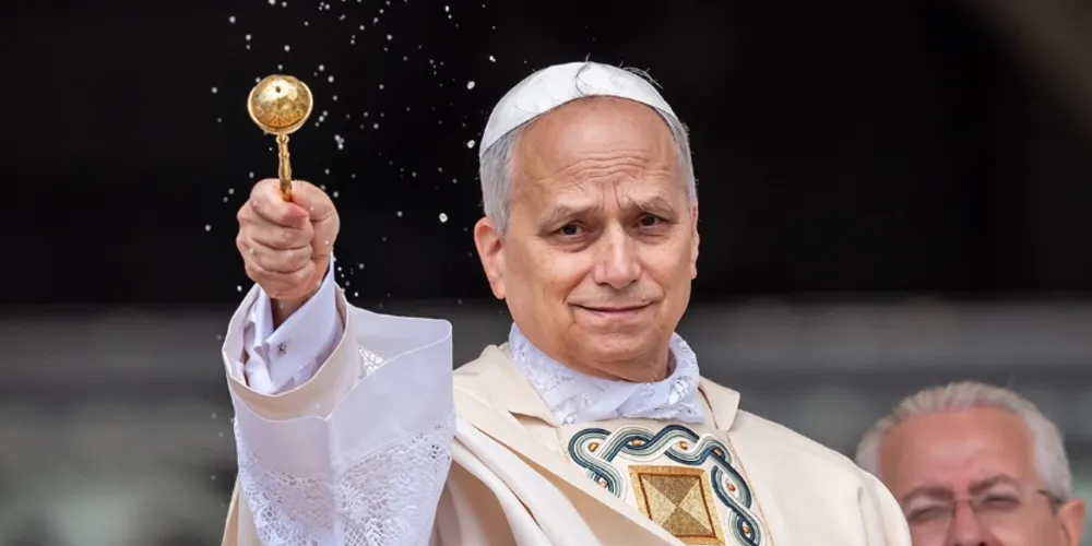 O papa também abordou desafios contemporâneos, como as guerras e a exclusão social