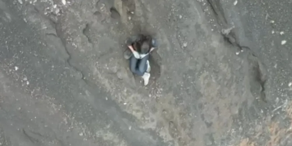 A jovem viajou para fazer um mochilão pela Ásia