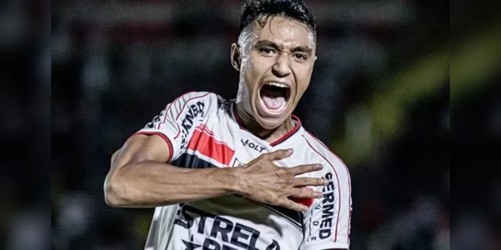 O atacante Pedro Severino, de 19 anos, que atuou pelo Botafogo-SP, sofreu um grave acidente de carro