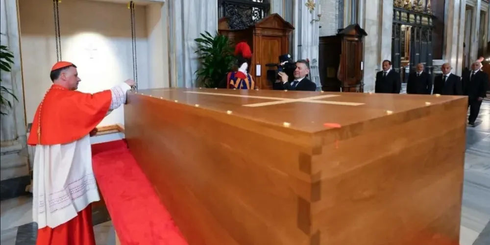 Sepultamento do papa Francisco na Basílica de Santa Maria Maggiore