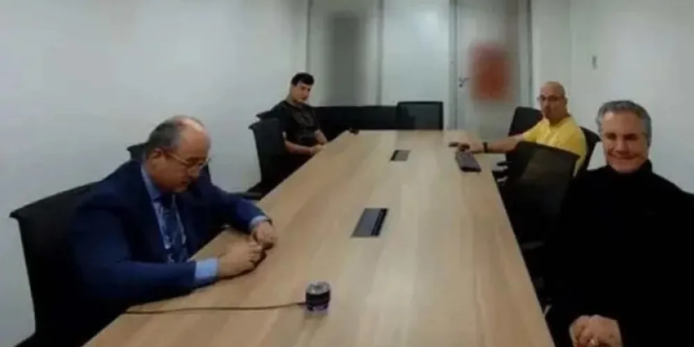 Collor fica proibido de exercer cargo público por prazo equivalente ao dobro da pena