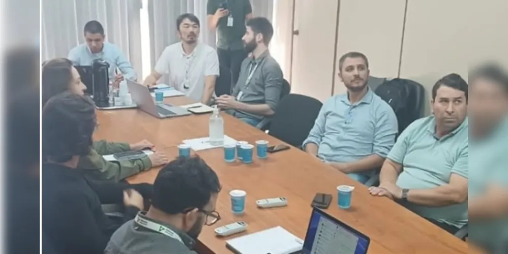 O encontro foi divulgado em uma rede social, nessa terça-feira (6)