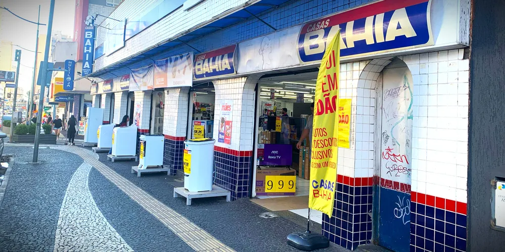 Casas Bahia fica na avenida Vicente Machado, no Centro