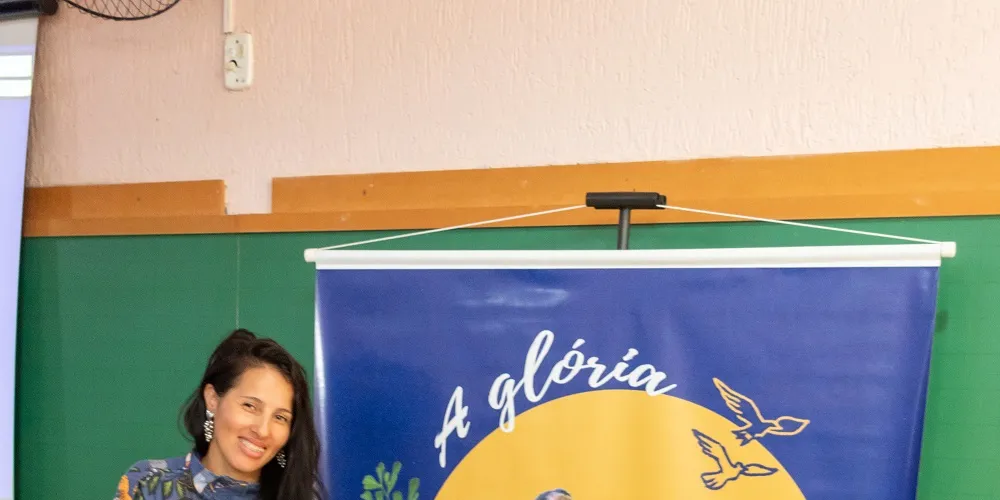 Nos encontros com os estudantes, sob a ótica afrocentrada, Ligiane conta histórias e destaca tradições da negritude