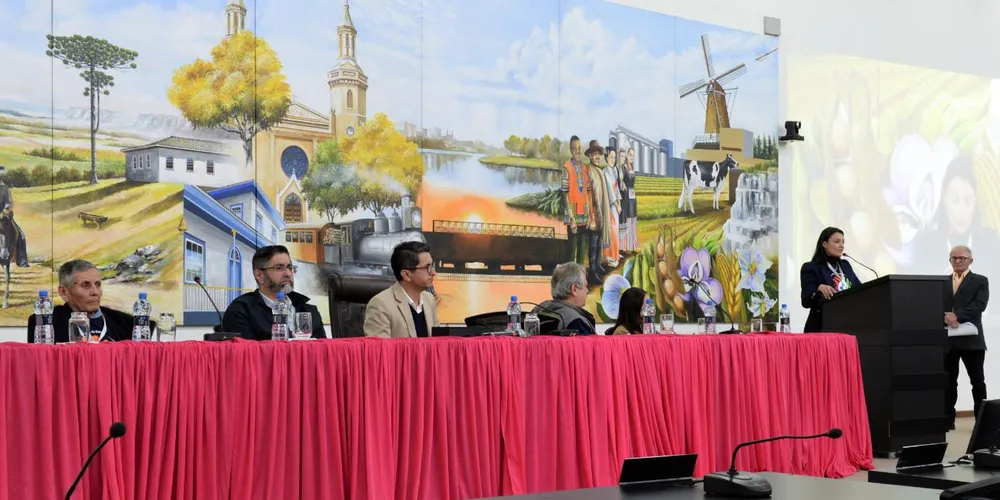 Evento aconteceu na Câmara Municipal de Castro