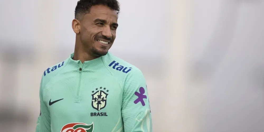 Danilo volta à seleção sob comando de Ancelotti e critica gestão da equipe, dizendo que o Brasil vive uma bagunça às vésperas do hexa