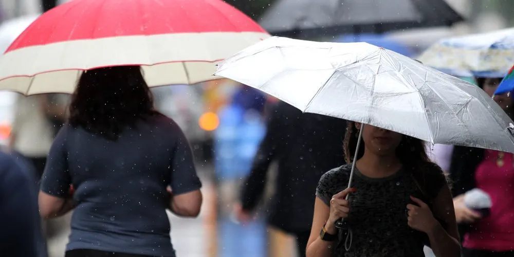 O risco alto atinge também as regiões Oeste, Sudoeste, Centro-Sul, Região Metropolitana de Curitiba e Litoral