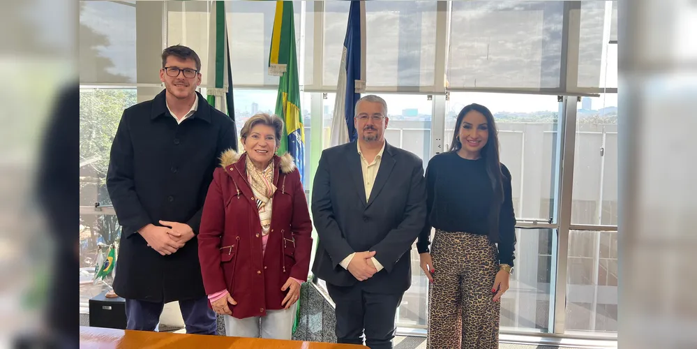 Representantes da empresa se reuniram com a prefeita e secretário municipal