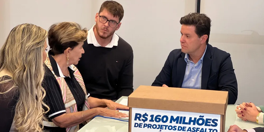 Elizabeth Schmidt e deputados debateram projetos para Ponta Grossa com o secretário Guto Silva