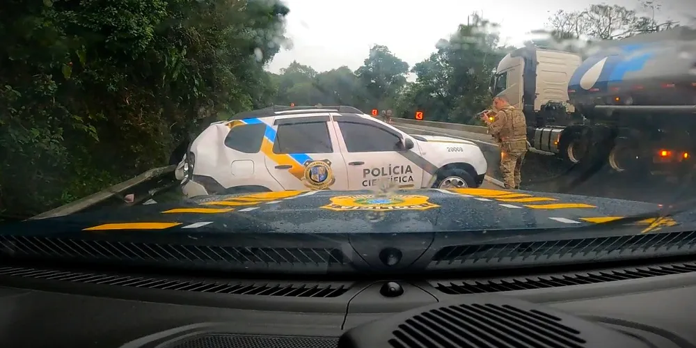 Carro se acidentou na descida da Serra de São Luiz do Purunã