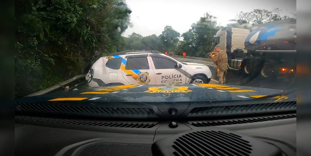 Carro se acidentou na descida da Serra de São Luiz do Purunã