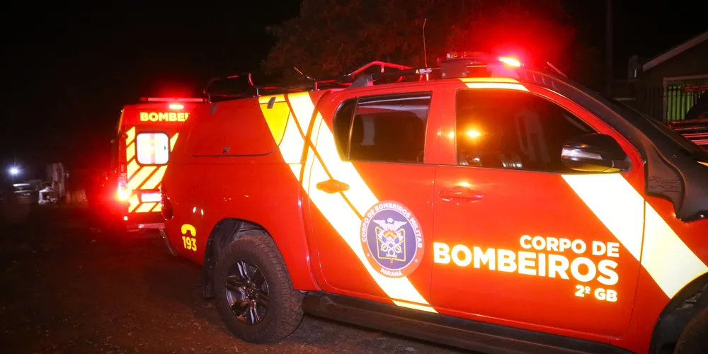 Equipes do Corpo de Bombeiros estiveram na ocorrência