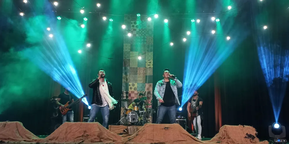 Concurso reúne artistas da música sertaneja de toda a região