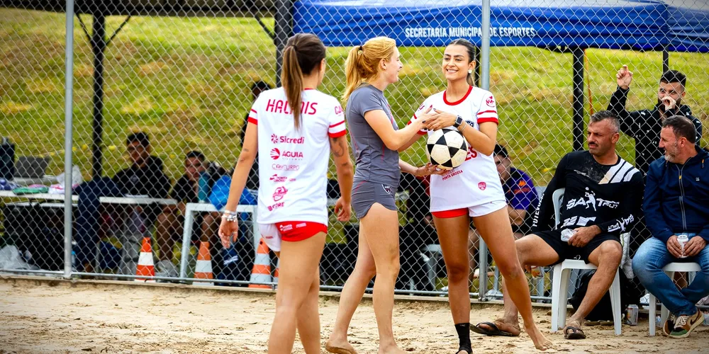 Partidas iniciarão a partir das 7h30, nas quadras da Arena Multiuso