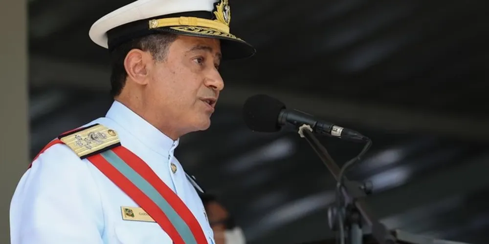 Ex-comandante da Marinha almirante Almir Garnier Santos