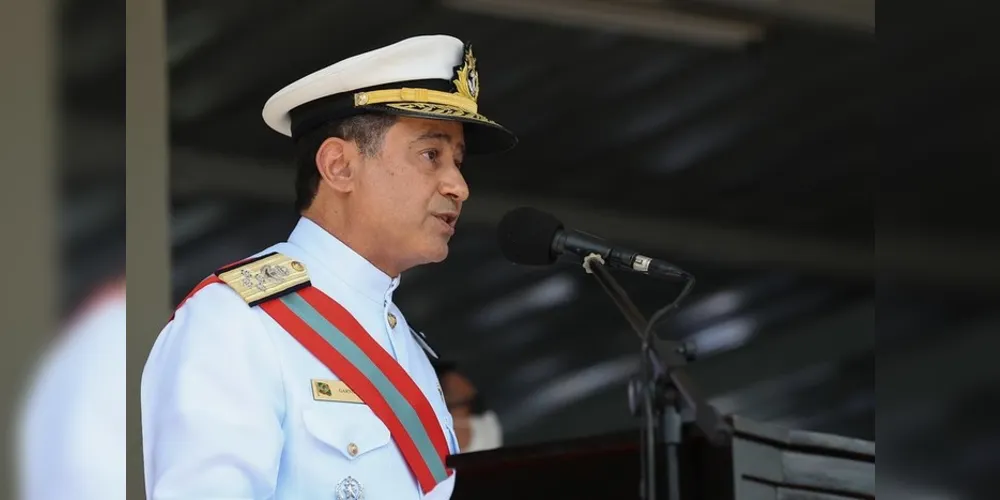 Ex-comandante da Marinha almirante Almir Garnier Santos