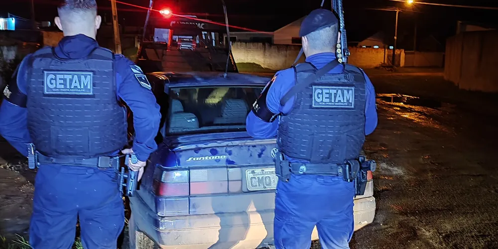 Guardas da equipe Getam Alfa apreenderam um veículo com alerta de furto