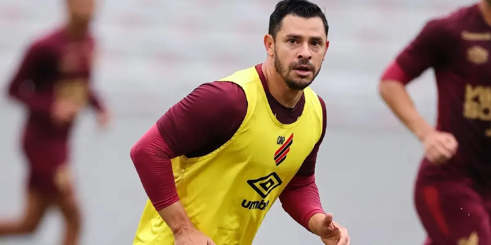 O Furacão enfrenta o Atlético Goianiense