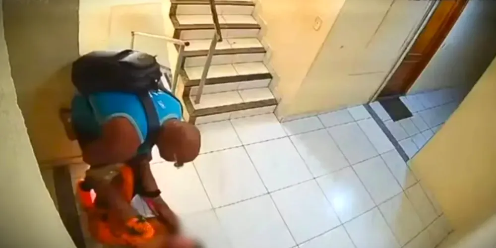 Câmeras de segurança registraram as agressões