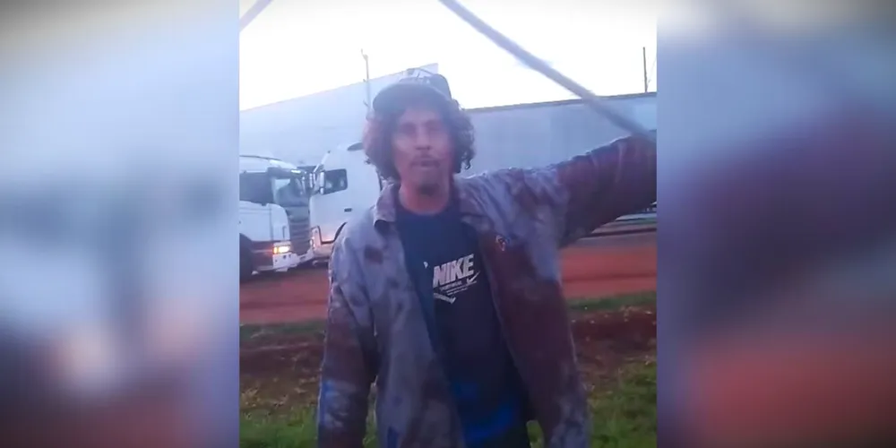 Caminhoneiro teria utilizado uma faca e um facão para matar os irmãos